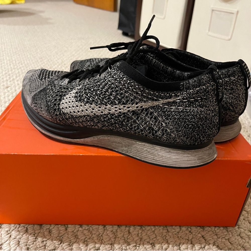 Nike Flyknit Racer